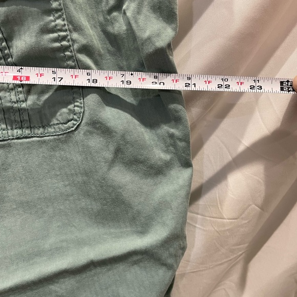 Capri Pants - Picture 5 of 6